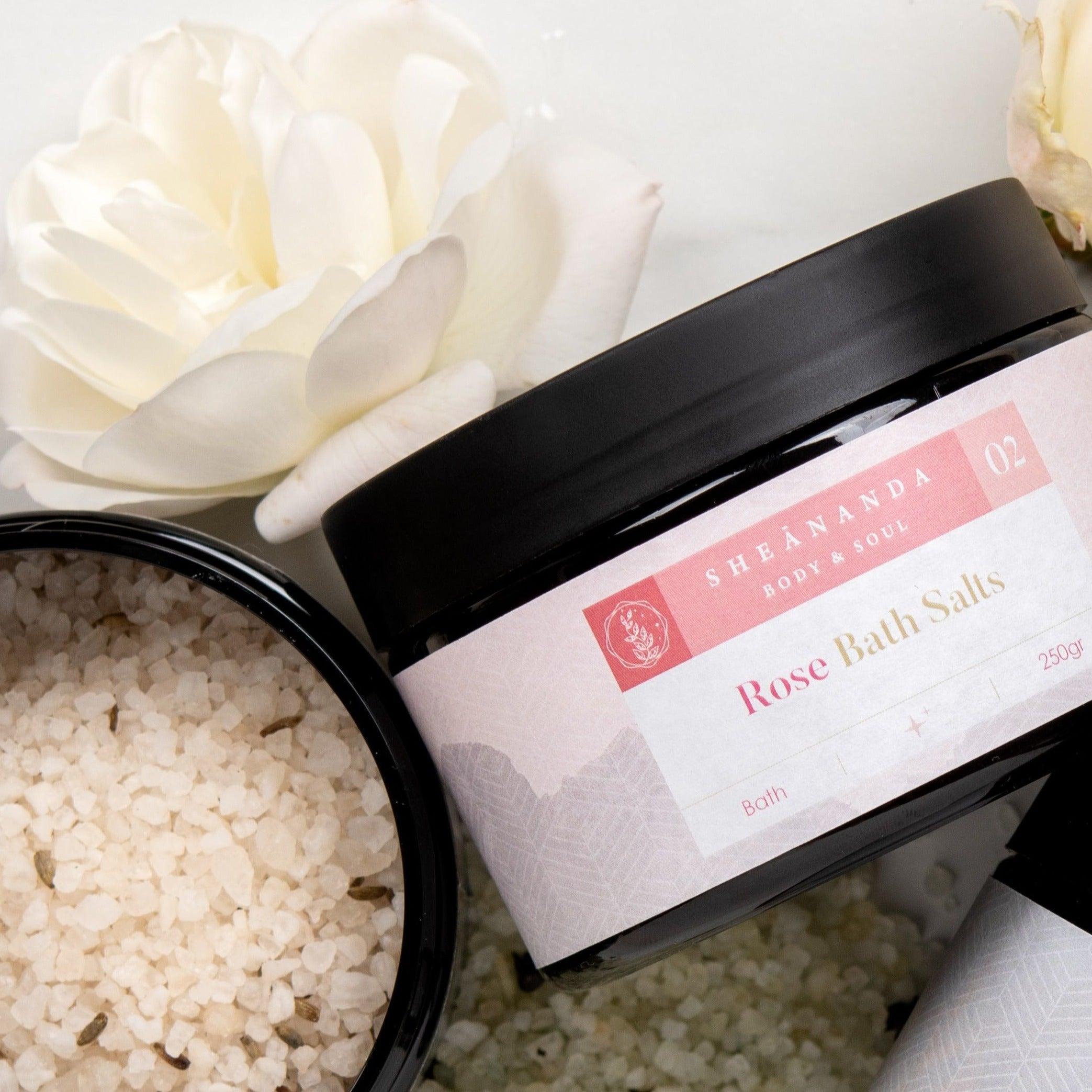 מלחי אמבט ממלח ים המלח, מזינים וטבעיים עם שמן אתרי ורדים מרגיע - שיאננדה