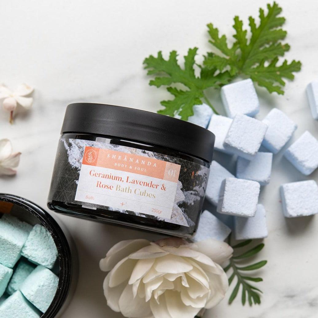 קוביות אמבט עשירות במלחים ובשמני גרניום לבנדר ורדים - שיאננדה