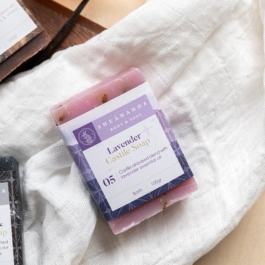 סבון Relaxation מבוסס על שמן זית, חמאת שיאה ושמן אתרי לבנדר. - שיאננדה